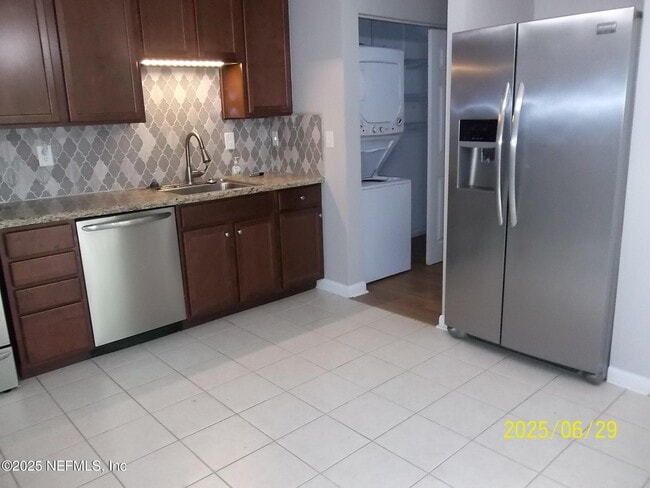 property at 2300 Twelve Oaks Dr