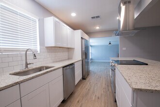 934 Crossbill St in Corpus Christi, TX - Building Photo - Building Photo