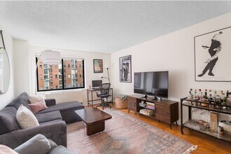 300 Rector Pl in New York, NY - Building Photo - Building Photo