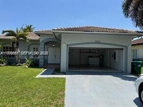 16064 SW 143rd Ln in Miami, FL - Building Photo - Building Photo