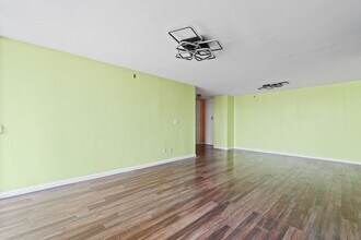 200 Winston Dr, Unit 2921 in Cliffside Park, NJ - Foto de edificio - Building Photo