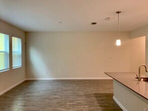 10004 Red Eagle Dr in Orlando, FL - Building Photo - Building Photo