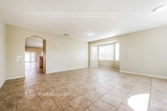 18402 W Maui Ln in Surprise, AZ - Building Photo - Building Photo
