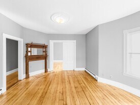306 Centre St, Unit 3 in Boston, MA - Building Photo