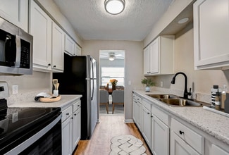 Stonemont Village in Jacksonville, FL - Foto de edificio - Building Photo