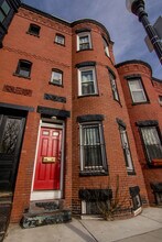 83 Windsor St, Unit 1 in Boston, MA - Foto de edificio - Building Photo