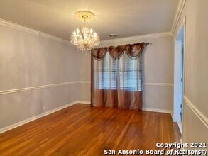 303 Gaiety Ln in San Antonio, TX - Building Photo - Building Photo
