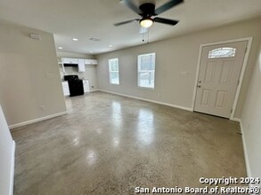 505 Oaklane St in Canyon Lake, TX - Building Photo - Building Photo