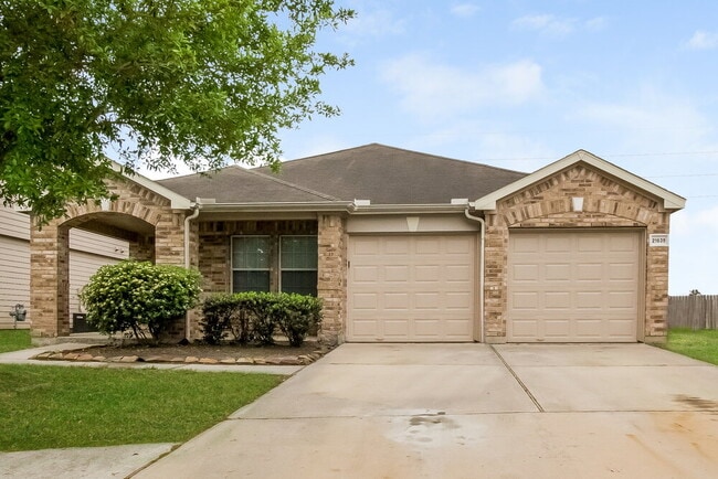 property at 21639 Kingston Terrace Ln