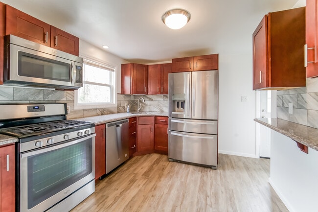 4625 Bert Dr in Monroeville, PA - Building Photo - Building Photo
