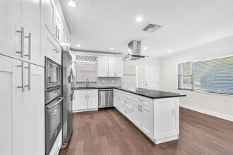 2912 W Lake Ave in Tampa, FL - Building Photo - Building Photo