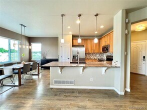 11885 E Maplewood Ave in Greenwood Village, CO - Foto de edificio - Building Photo