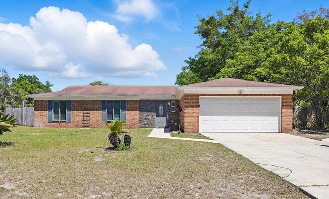 property at 3689 Red Oak Cir S