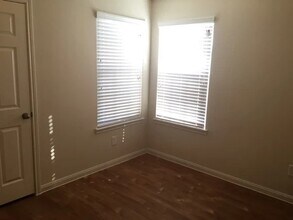 705 South Ella Creek Drive in Houston, TX - Building Photo - Building Photo