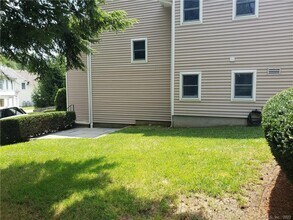 115 Parade Hill Rd in New Canaan, CT - Building Photo - Building Photo