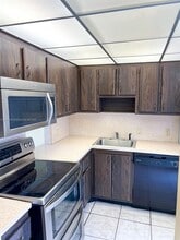 20400 W Country Club Dr in Aventura, FL - Building Photo - Building Photo