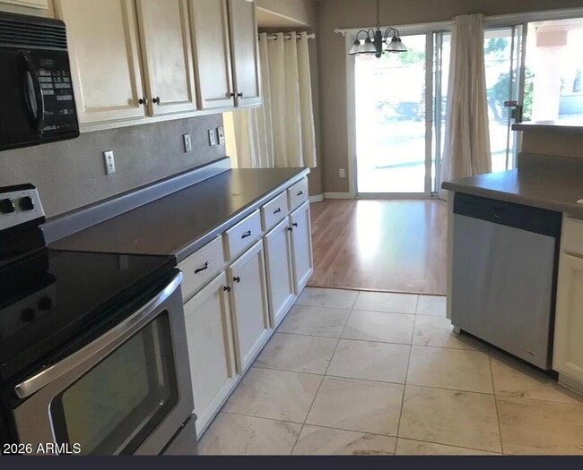 6334 W Potter Dr in Glendale, AZ - Building Photo - Building Photo