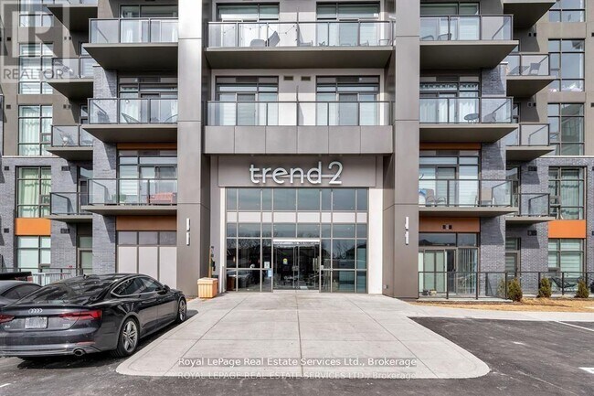 property at 460-1460 Dundas St E