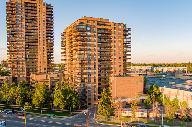 The Pinnacle in Calgary, AB - Building Photo - Building Photo