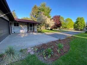 10591 E Pico Dr in Traverse City, MI - Building Photo - Building Photo