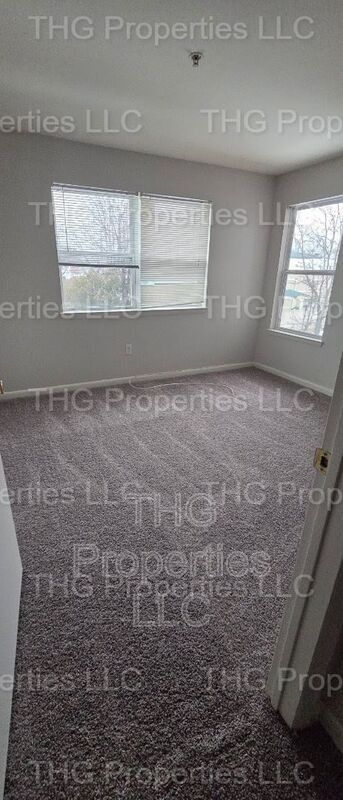 27-55-55 Green Ave in Westwood, NJ - Building Photo - Building Photo