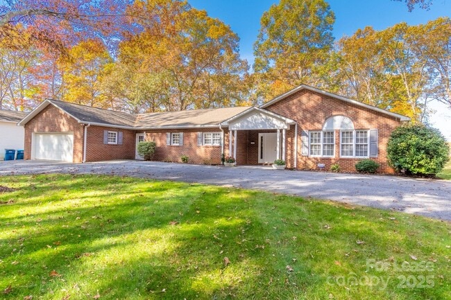 property at 7589 Monbo Rd