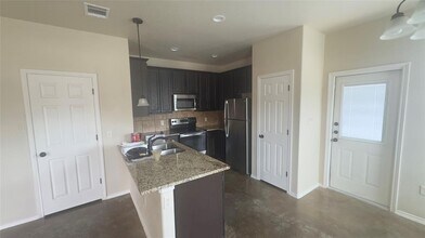 366 Joanne Lp in Buda, TX - Building Photo - Building Photo