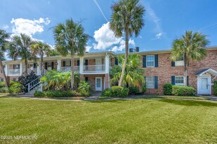 22 Comares Ave in St. Augustine, FL - Building Photo