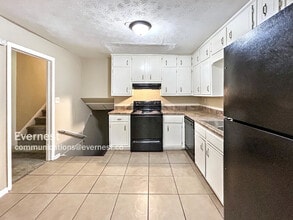 3780 Cedar Hurst Way in Atlanta, GA - Building Photo - Building Photo