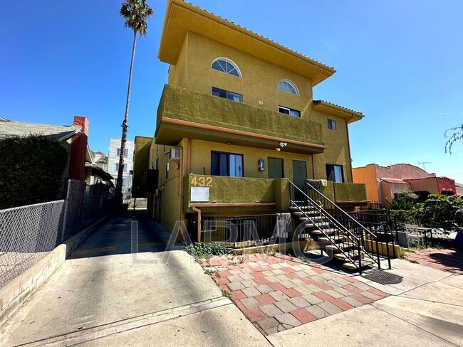 432 N Kingsley Dr in Los Angeles, CA - Building Photo - Building Photo