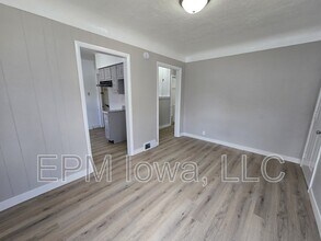 634 Englewood Ave in Waterloo, IA - Building Photo - Building Photo