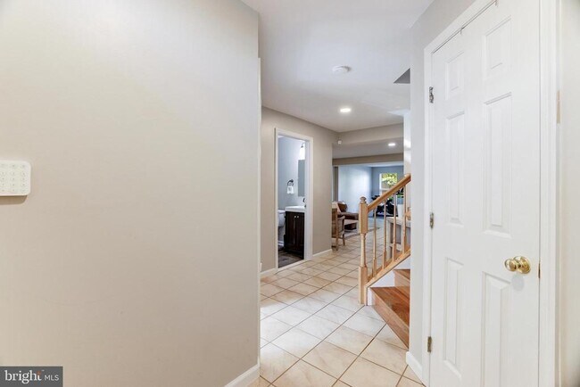 2520 Banshire Dr in Herndon, VA - Building Photo - Building Photo