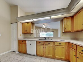 1722 Wakefield Dr in Brandon, FL - Building Photo - Building Photo