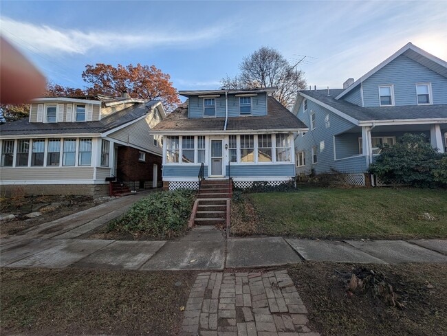 property at 1675 W 9th St