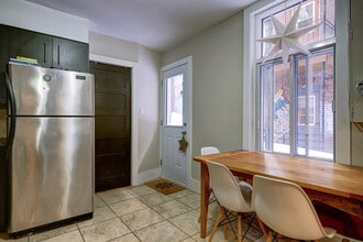 4092 De Bullion Rue in Montréal, QC - Building Photo - Building Photo