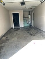 504 Crepe Myrtle Ave in Orange, TX - Building Photo