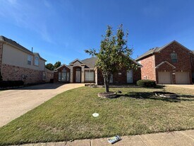 5287 W Cove Way in Grand Prairie, TX - Building Photo