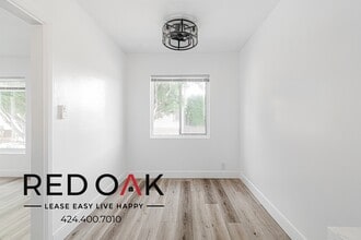 8514 Sherwood Dr in West Hollywood, CA - Foto de edificio - Building Photo