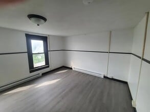 125 Walnut St in Dunmore, PA - Building Photo - Building Photo