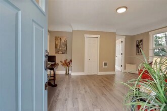 3819 21st Ave SW in Seattle, WA - Building Photo - Building Photo