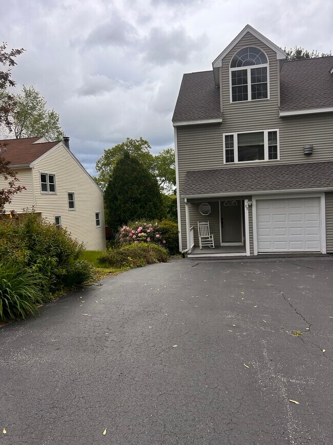 property at 8B Gates Rd