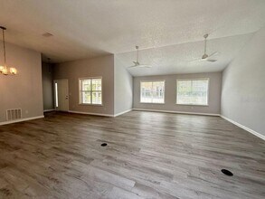 2410 S Glen Eagles Dr in DeLand, FL - Building Photo - Building Photo