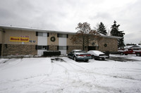 1093 Sheridan Rd in Somers, WI - Foto de edificio - Building Photo