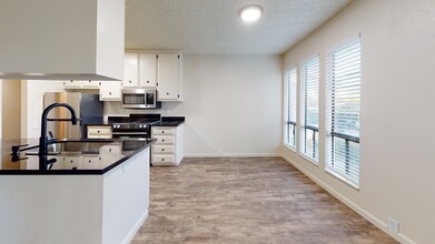 905 Lakeside Dr, Unit 6 in Red Bluff, CA - Building Photo - Building Photo