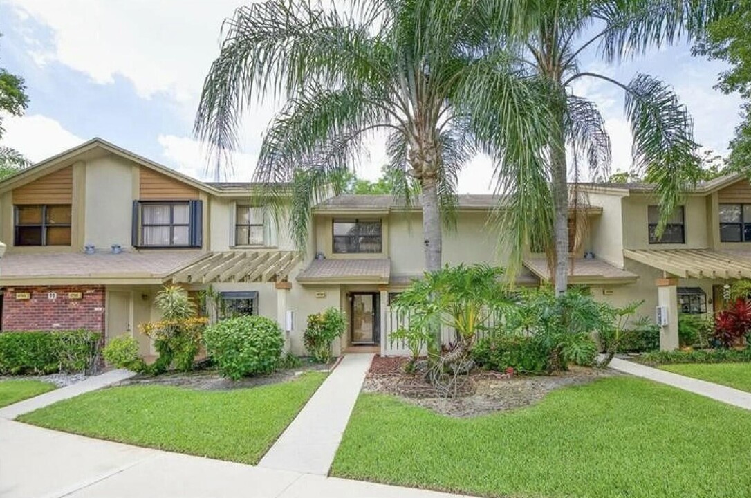 4797 NW 22nd St in Coconut Creek, FL - Building Photo
