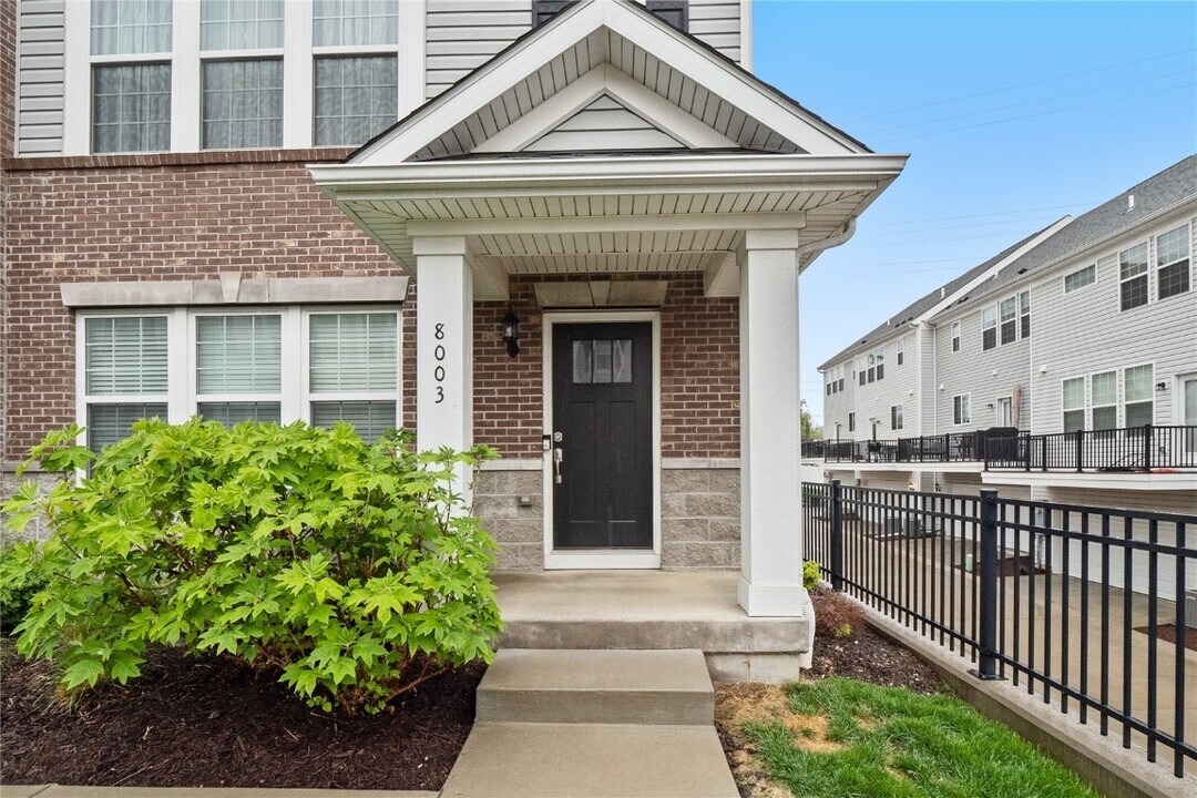 8003 Townes Wy in Richmond Heights, MO - Building Photo