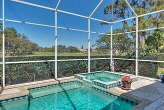 8701 52nd Ave E in Bradenton, FL - Foto de edificio - Building Photo