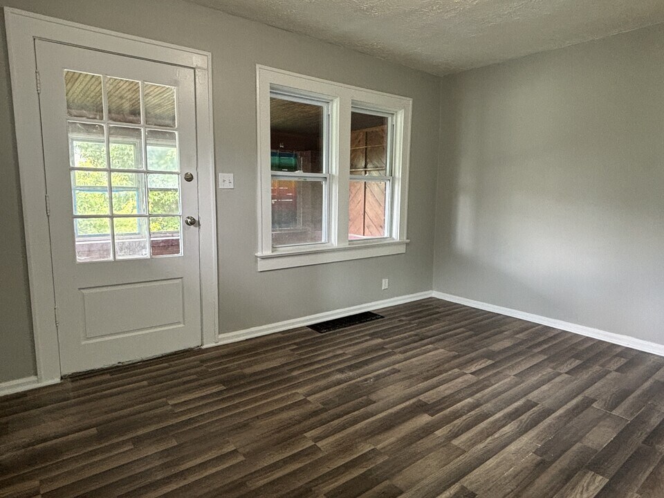 1401 N Gladstone Ave in Indianapolis, IN - Building Photo