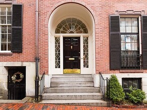 14 Chestnut St, Unit 4 in Boston, MA - Building Photo - Building Photo