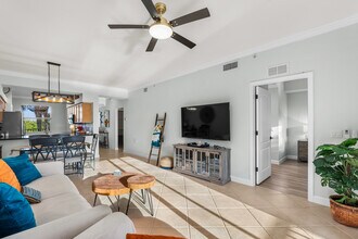 10307 Heritage Bay Blvd in Naples, FL - Foto de edificio - Building Photo